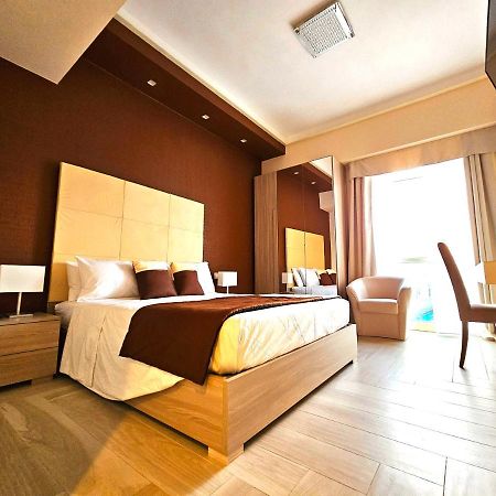 Trilogy Prestige - Central Premium Suites Lecce Esterno foto