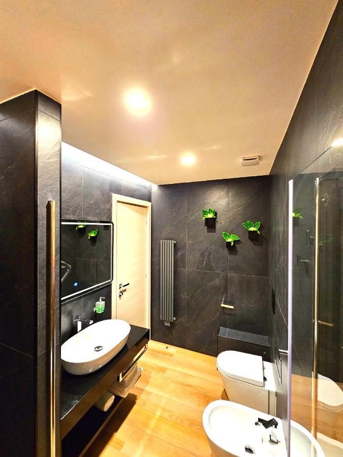 Trilogy Prestige - Central Premium Suites Lecce Esterno foto