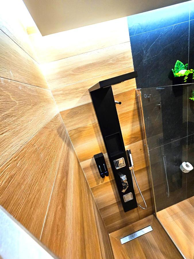 Trilogy Prestige - Central Premium Suites Lecce Esterno foto