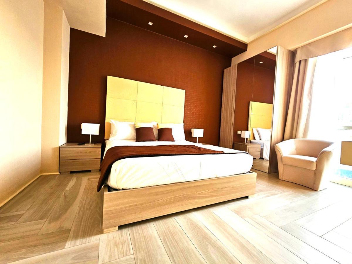 Trilogy Prestige - Central Premium Suites Lecce Esterno foto
